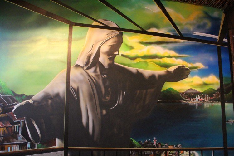 BRESIL - Décoration intérieur d’un restaurant Brésilien. Peinture mur et plafond offrant une belle perspective. Peinture UV offrant une vue différente de jour ou de nuit.